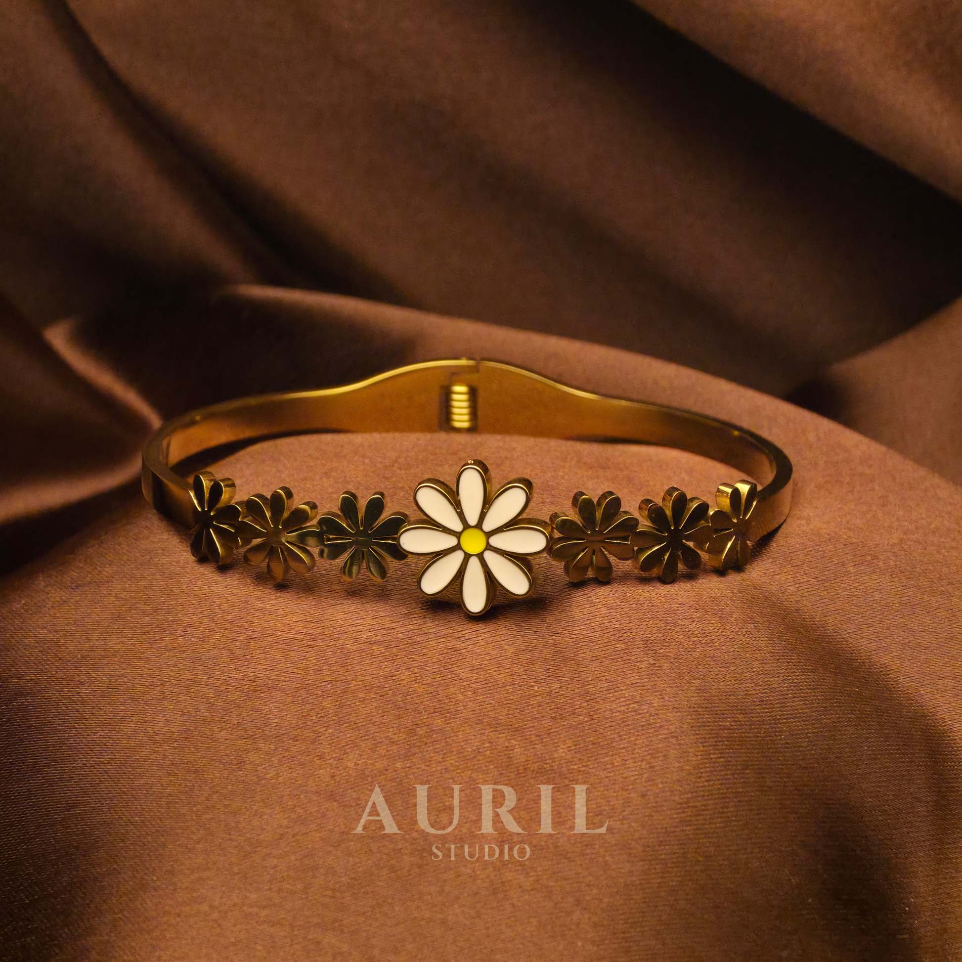 Gold Plated Anti Tarnish Daisy Bloom Bracelet