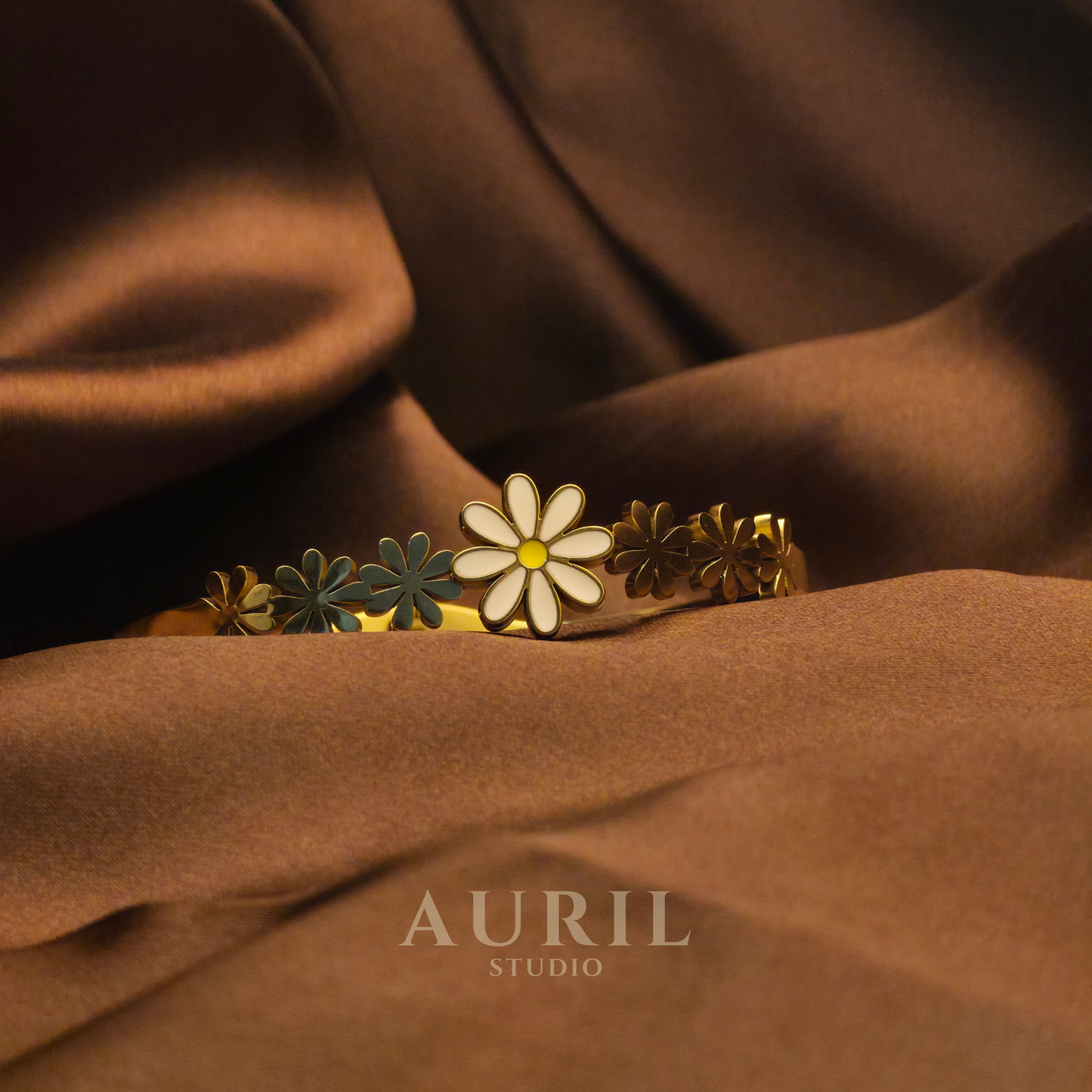 Gold Plated Anti Tarnish Daisy Bloom Bracelet

