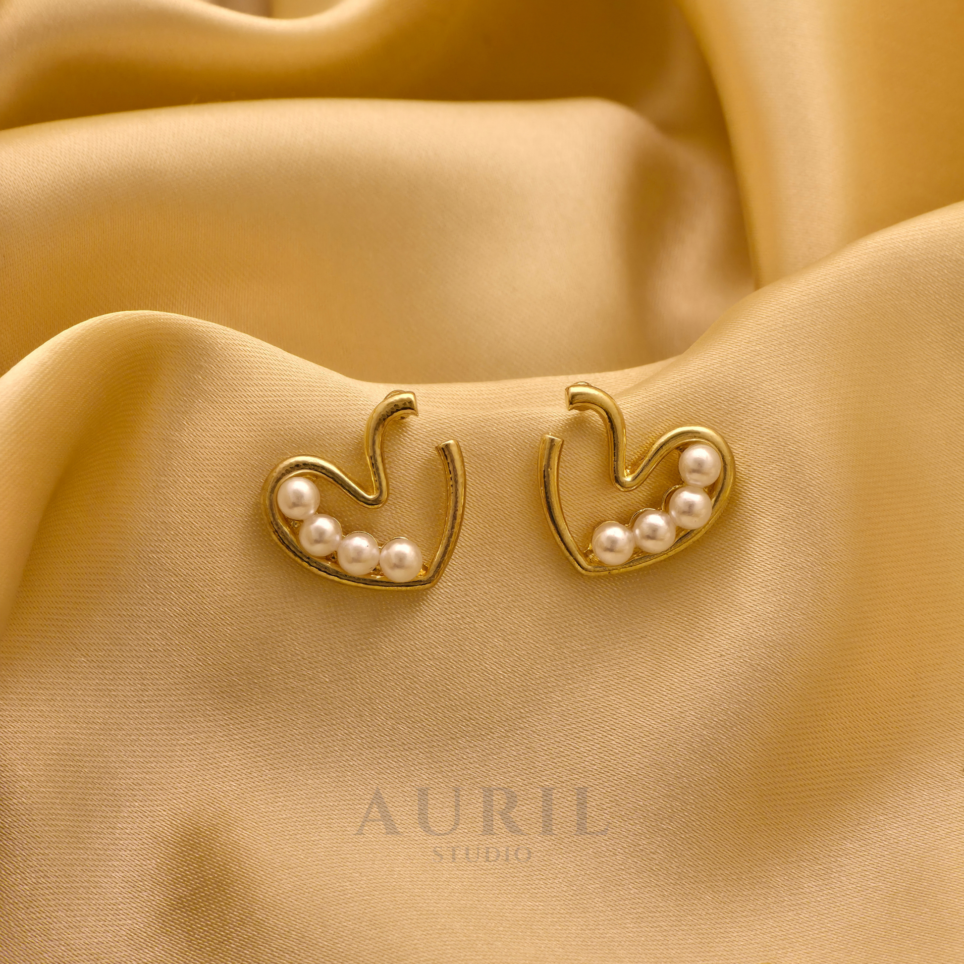 Abstract Heart Pearl Row Stud Earrings