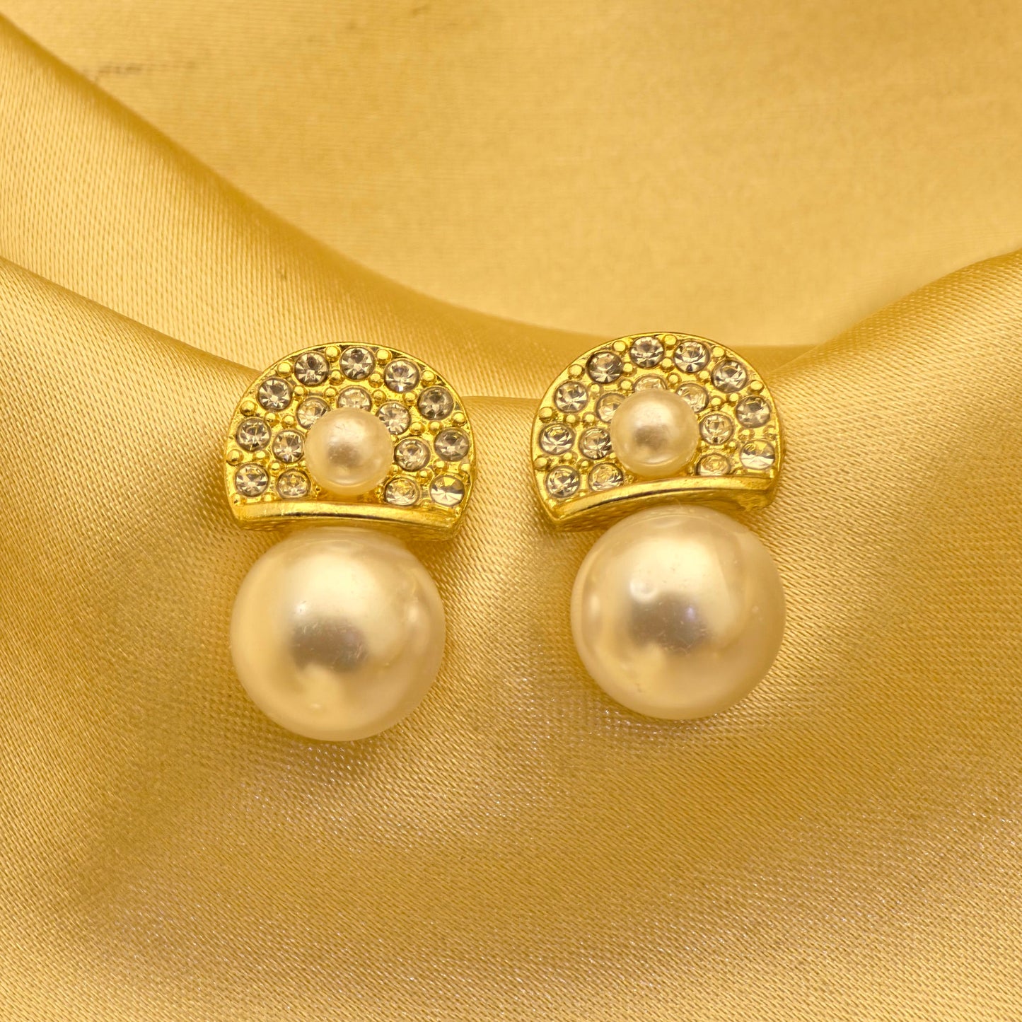 Oyster Shell Double Pearl Stud Earrings