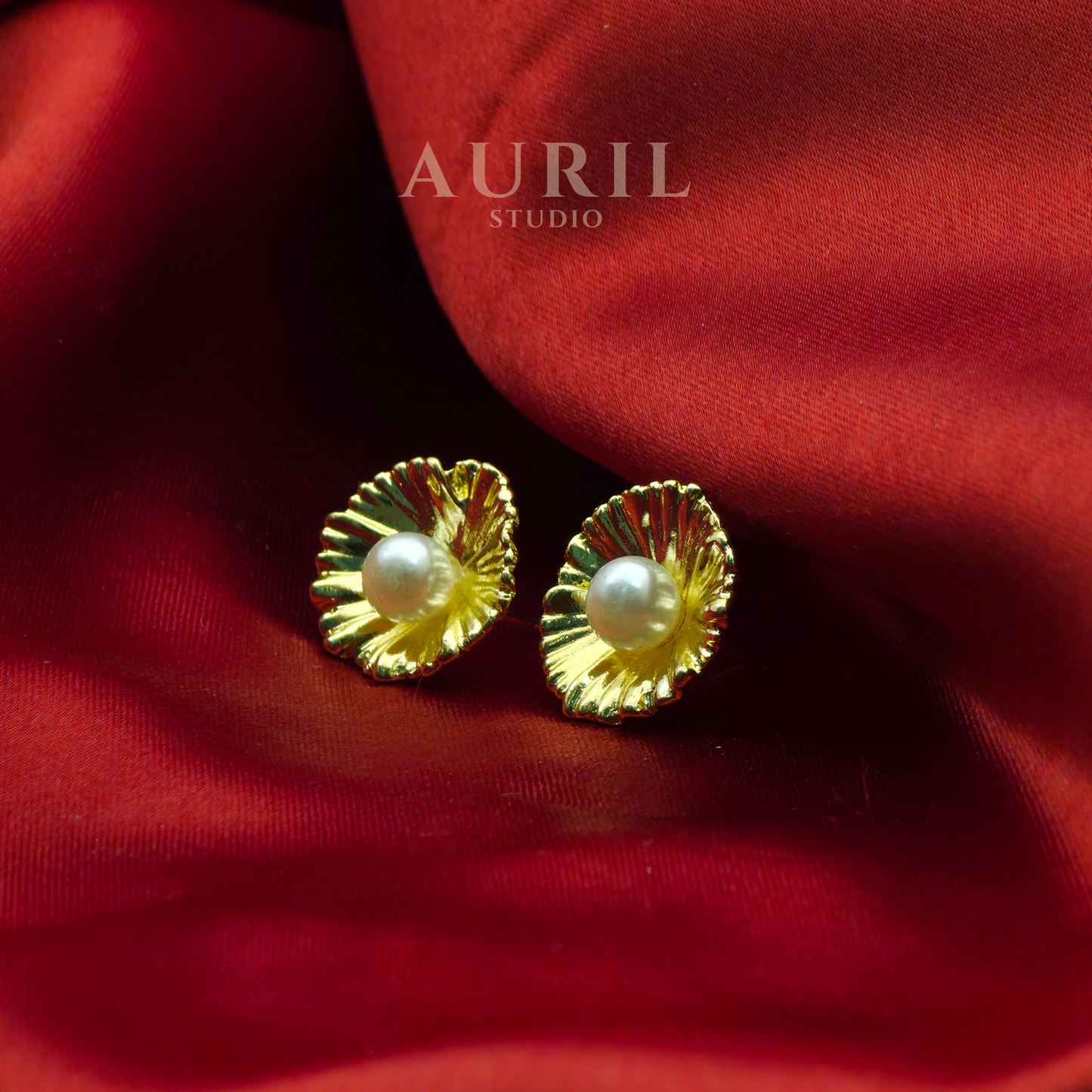 Textured Poppy Pearl Stud Earrings