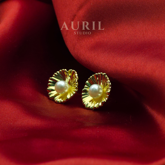 Textured Poppy Pearl Stud Earrings